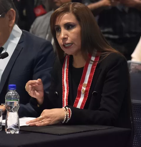Fiscalía pide impedimento de salida del país contra Patricia Benavides